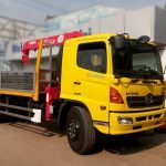 Xe tải HINO FL8JSTA gắn cẩu UNIC UR-V543 5 Tấn 3 Khúc