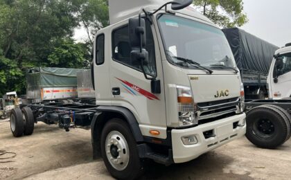 Xe Tải JAC N900 Plus 9 Tấn Thùng 7m Động Cơ Cummins