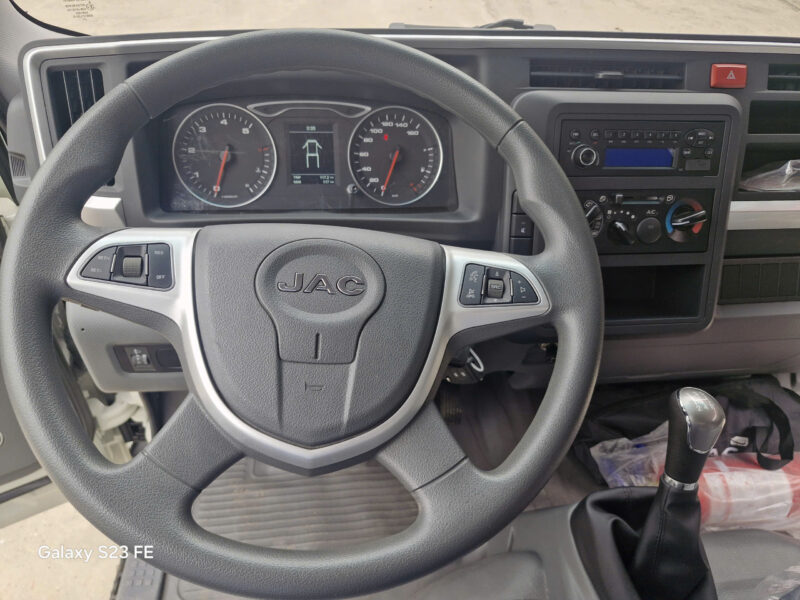 JAC N350S Pro E5 3.5 Tấn Thùng Kín 4.5m Máy Cummins (Mỹ)