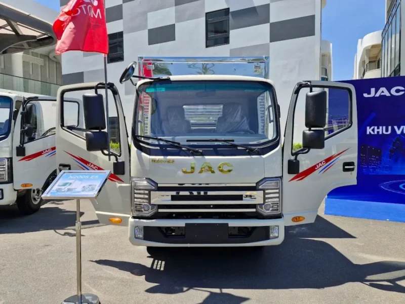 Xe Tải Jac N200S E5 2 tấn Thùng 4.4m