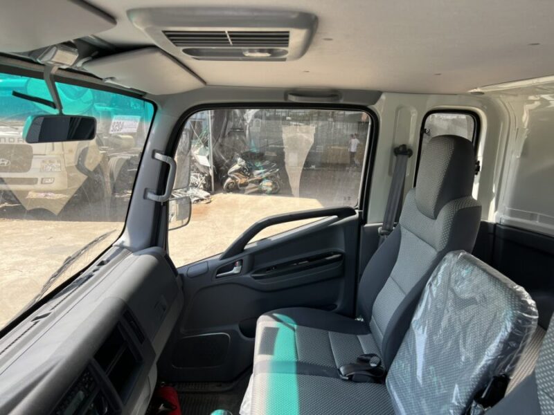 Jac N900S Plus 9 Tấn Nâng Đầu Chở Máy Công Trình