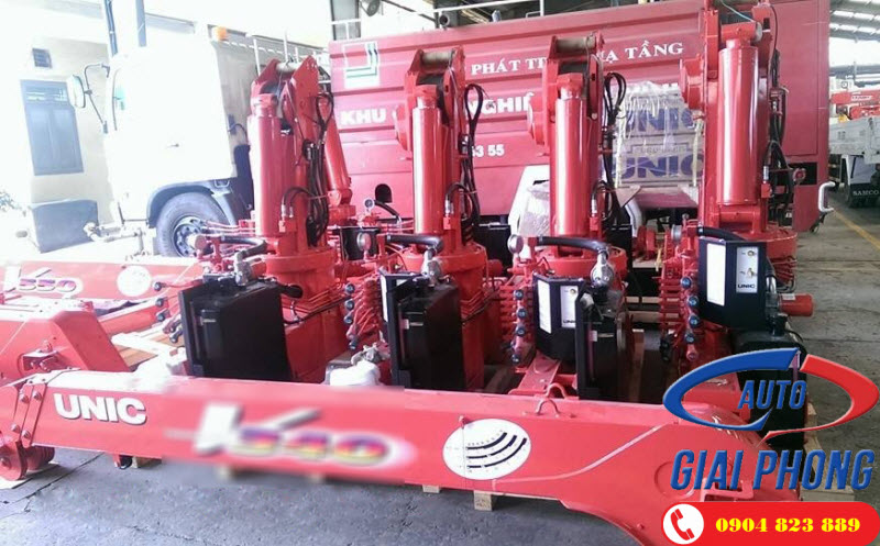 Xe tải gắn cẩu 5 tấn UNIC UR-V554 HINO FG8JPSN 9.4 Tấn