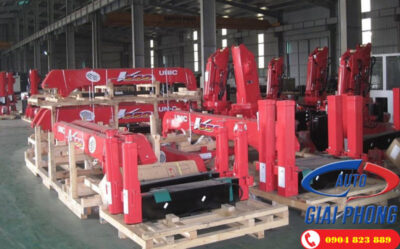 Xe tải gắn cẩu 5 tấn UNIC UR-V554 HINO FG8JPSN 9.4 Tấn