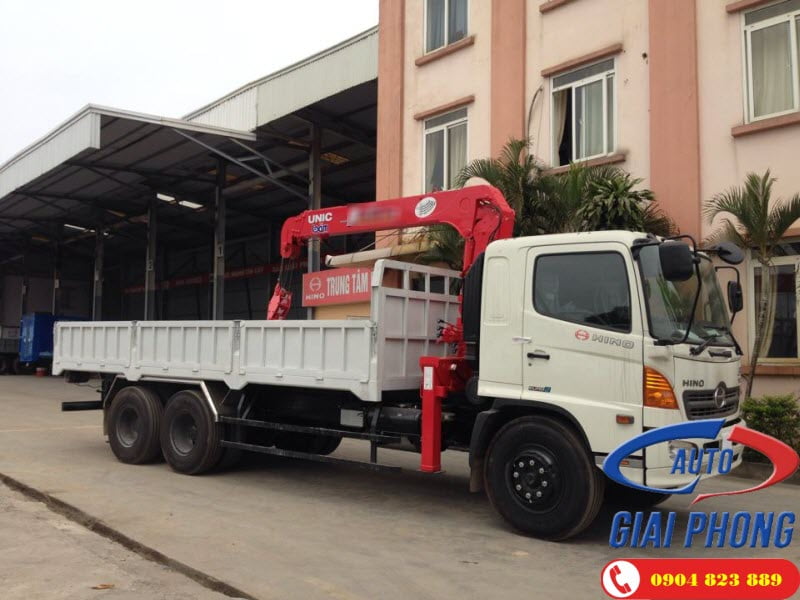 Xe tải gắn cẩu 5 tấn UNIC UR-V554 HINO FG8JPSN 9.4 Tấn