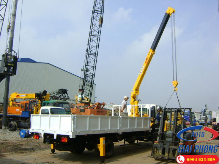 Xe tải gắn cẩu Soosan 5 Tấn SCS513 HINO FG8JJSB 9.4 Tấn
